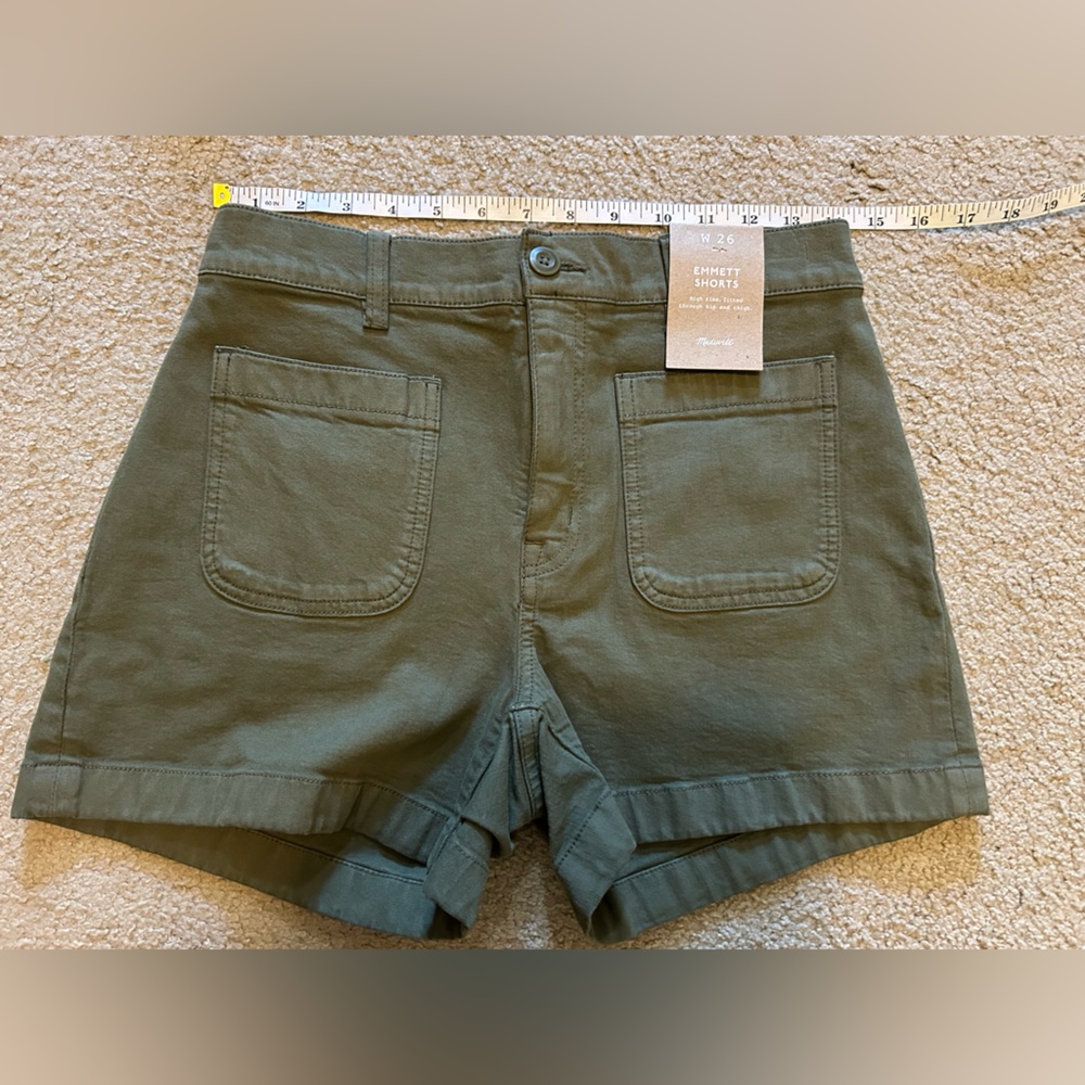 Madewell Emmett green shorts NWT size 26 patch pocket